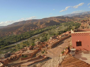 Hotel Almanader